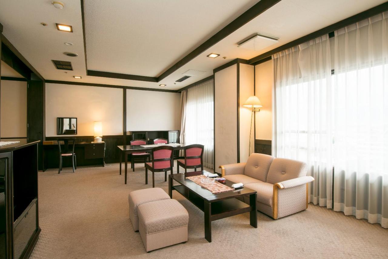 Isawa Tokiwa Hotel Fuefuki Exterior photo